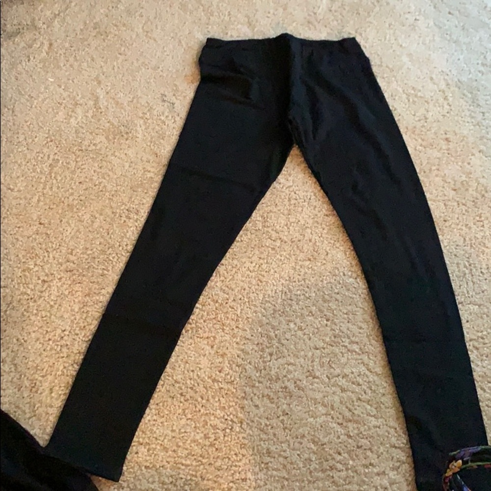 black leggings